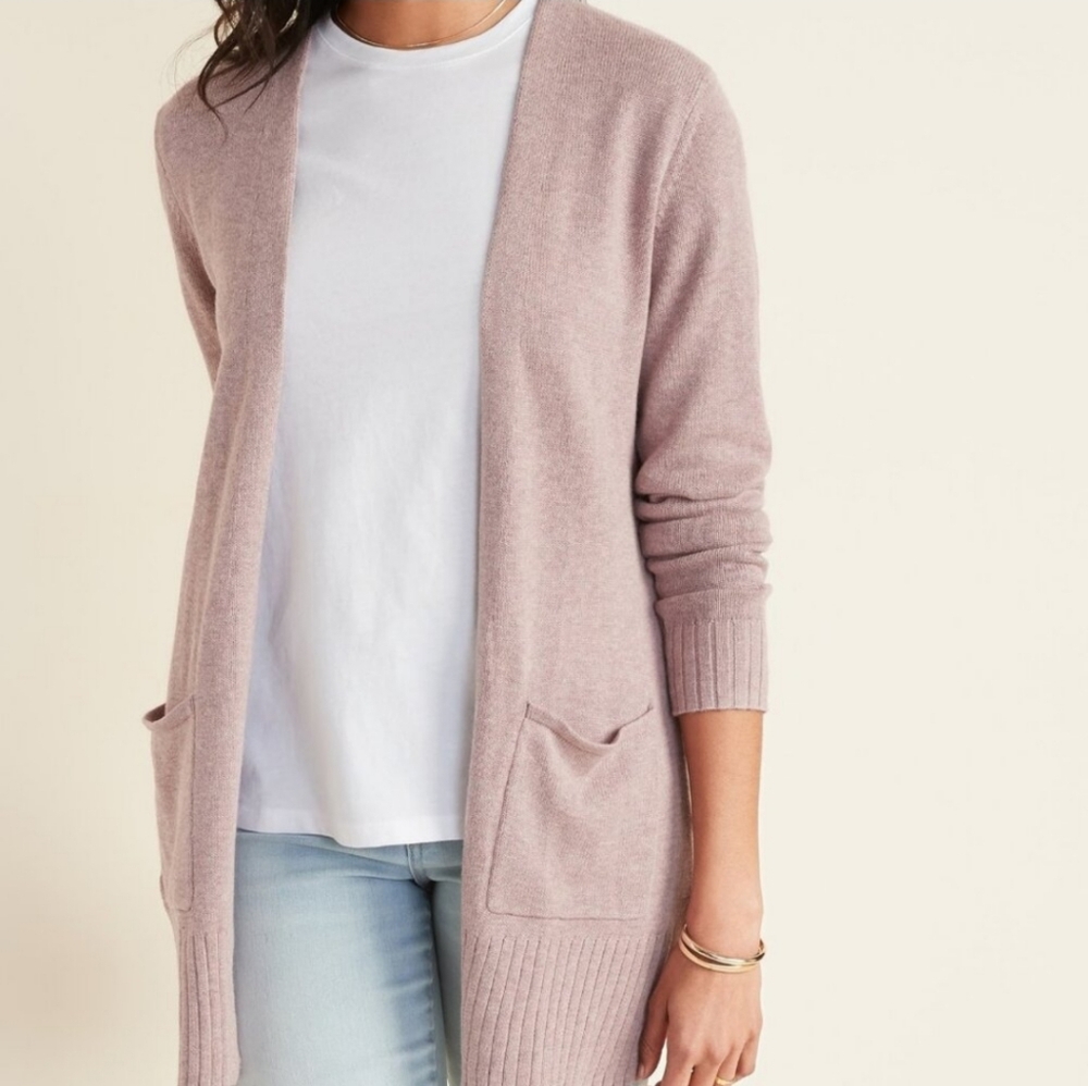 Long cardigan sweater with pockets